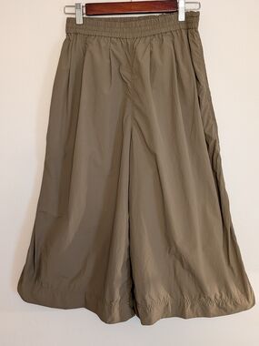 Uniqlo Wide-Leg Elastic-Waist nylon culotte pants